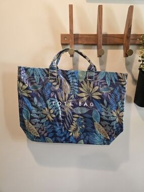 🔥 Blue Leaf Print Tote Bag - Unbranded